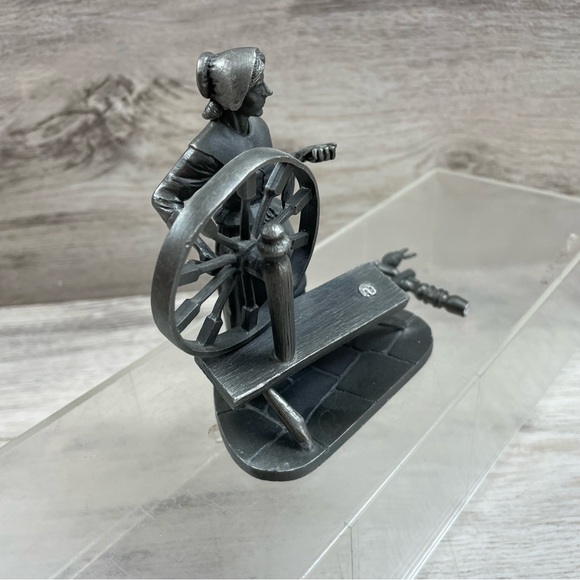 THE SPINNER - PEOPLE OF COLONIAL AMERICA VINTAGE FRANKLIN MINT PEWTER FIGURE - Picture 4 of 7